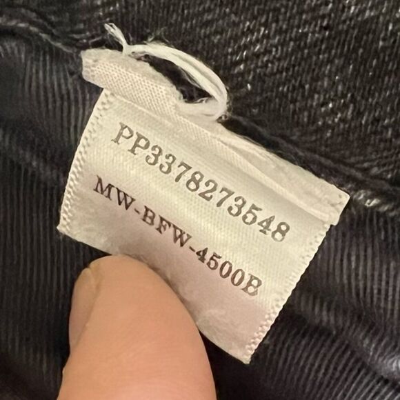 Everlane Uniform The Slim 4-Way Stretch Organic Jean in Washed Black - Picture 9 of 9